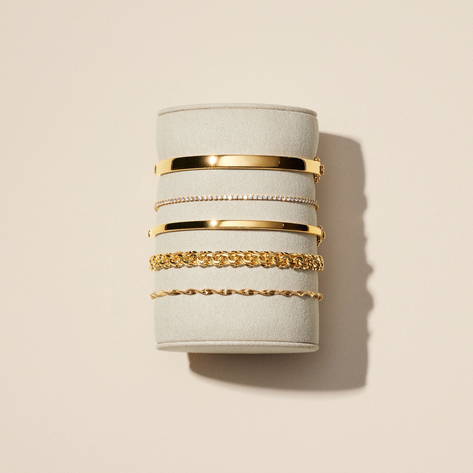 Jewelry lifestyle - bracelets_right